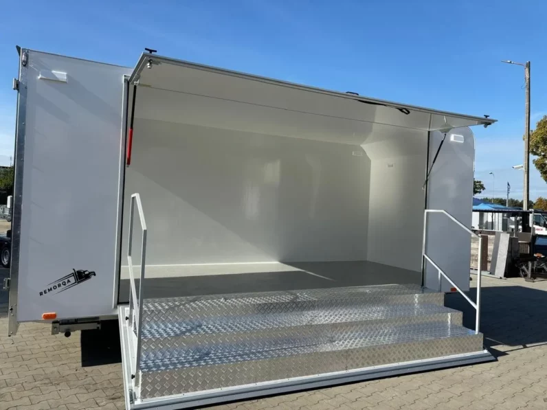 
								Remorque de magasin Tomplan full									